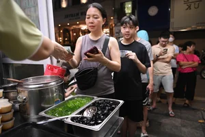 Hanoi Street Food: The Famous Tào Phớ Shop Where Locals Queue for a Taste - image 6