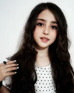 From Global Sensation to Mature Icon: The Evolution of the 'Most Beautiful Girl' - image 7
