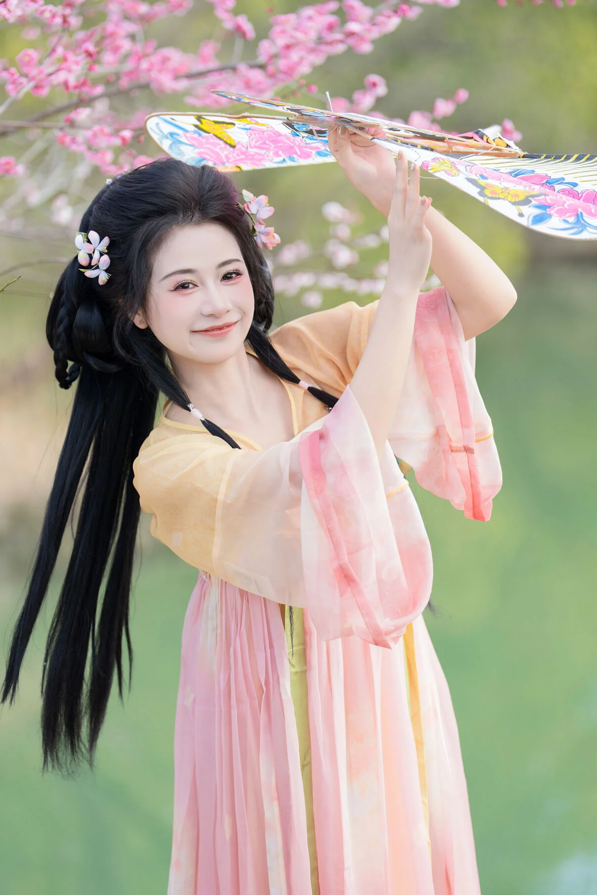Shu Shu Jiang's Grace Amidst Blooming Plum Blossoms - YiTuYu Art Language Vol.8769