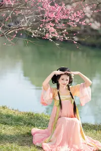 Shu Shu Jiang's Grace Amidst Blooming Plum Blossoms - YiTuYu Art Language Vol.8769 - image 10