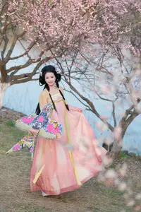 Shu Shu Jiang's Grace Amidst Blooming Plum Blossoms - YiTuYu Art Language Vol.8769 - image 8