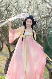 Shu Shu Jiang's Grace Amidst Blooming Plum Blossoms - YiTuYu Art Language Vol.8769 - image 18