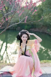 Shu Shu Jiang's Grace Amidst Blooming Plum Blossoms - YiTuYu Art Language Vol.8769 - image 12