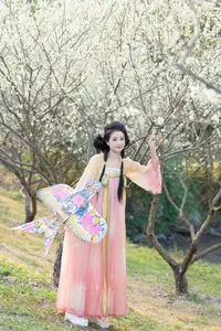 Shu Shu Jiang's Grace Amidst Blooming Plum Blossoms - YiTuYu Art Language Vol.8769 - image 23