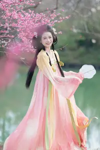 Shu Shu Jiang's Grace Amidst Blooming Plum Blossoms - YiTuYu Art Language Vol.8769 - image 5