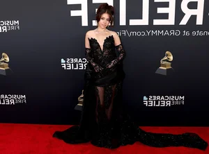 2025 Grammy Awards Red Carpet Fashion: A Spectacular Display of Celebrity Style and Glamour - image 14