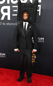 2025 Grammy Awards Red Carpet Fashion: A Spectacular Display of Celebrity Style and Glamour - image 5