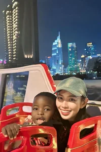 Heartwarming Journey: African Boy Explores Vietnam's Stunning Landscapes and Delicious Street Food - image 6