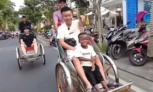 Heartwarming Journey: African Boy Explores Vietnam's Stunning Landscapes and Delicious Street Food - image 8