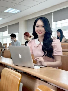 Vietnamese Beauty Queens and Academic Excellence: Discover the Stars from the Same School as Olympia Champions - image 10