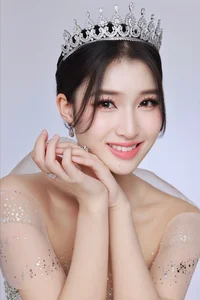 Vietnamese Beauty Queens and Academic Excellence: Discover the Stars from the Same School as Olympia Champions - image 9