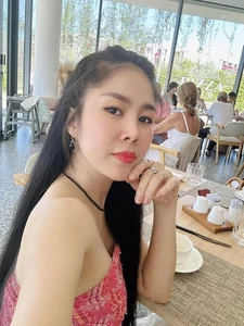 Vietnamese Actress Le Phuong Radiates Timeless Beauty and Elegance at Age 39 - image 1