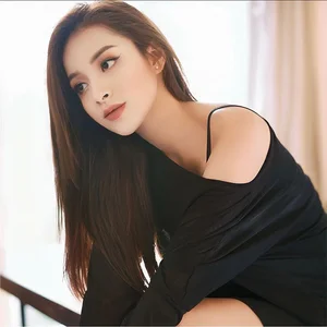 Meet Ngoc Anh: The Stunning Actress and Wife of Actor Do Duy Nam - image 3