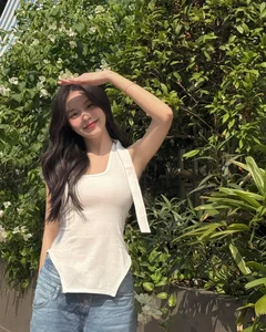 Chic Feminine Style Inspiration: Elegant Skirts and Modern Outfits Inspired by Miss Vietnam Thanh Thuy’s Sophisticated Wardrobe - image 5