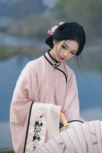Timeless Elegance of Yi Ming in Art Language Vol.8869 - A Poetic Riverside Muse - image 0