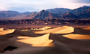 Exploring the Hottest Places on Earth: A Journey Through Extreme Landscapes and Natural Wonders - image 2