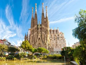 7 Legendary Architectural Masterpieces by Antoni Gaudí in Barcelona - image 0