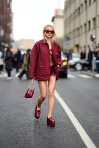 Mastering the Art of Coordinating Shoes and Handbags for a Sophisticated Look - image 2