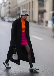 Mastering the Art of Coordinating Shoes and Handbags for a Sophisticated Look - image 1