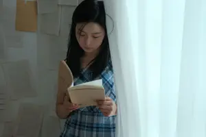 YiTuYu Vol.8762 Hu Die Mei Mei Capturing Solitude Art Language Unveiled - image 2