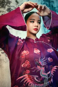 Celebrating Vietnamese Heritage: The Stunning Bach Phung Cat Tuong Ao Dai at Hue Festival 2024 - image 2