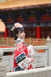Captivating Visuals in YiTuYu Art Language Vol.6541 with Wo Shi Xiao Sui Sui - image 4