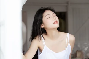 Discover Elegance in YiTuYu Art Language Vol.4555 Featuring Model Zora - image 2
