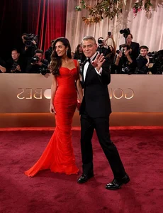 Most Romantic Celebrity Couples on the 2026 Golden Globes Red Carpet - image 14
