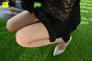 Qi Qi Silver High Heels and Elegant Fashion IESS 241 - image 9