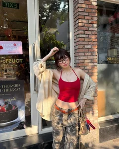 Hot Girl Ly Pham Glows in Bikini During Romantic Getaway with Her Pilot Husband - image 8