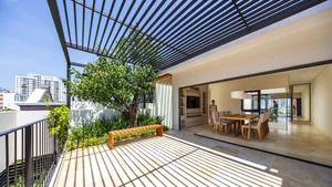 Urban Greenery: Designing Lush Townhouse Oases Amidst the Concrete Jungle - image 9
