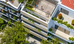 Urban Greenery: Designing Lush Townhouse Oases Amidst the Concrete Jungle - image 11