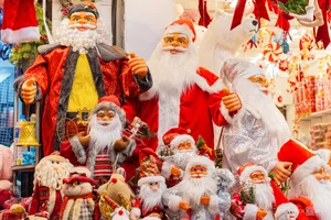 Christmas Magic in Hanoi: Festive Colors and Holiday Spirit in the Capital - image 2