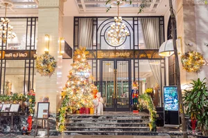 Christmas Magic in Hanoi: Festive Colors and Holiday Spirit in the Capital - image 7