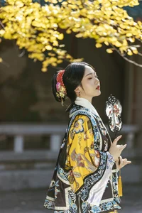 Shen Shi Si Captivates in YiTuYu Art Language Vol.7709: Modern Grace Through the Lens - image 28