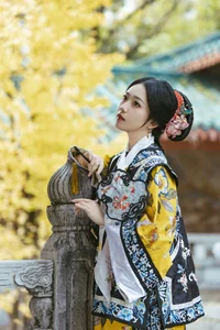 Shen Shi Si Captivates in YiTuYu Art Language Vol.7709: Modern Grace Through the Lens - image 22