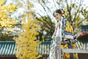Shen Shi Si Captivates in YiTuYu Art Language Vol.7709: Modern Grace Through the Lens - image 19