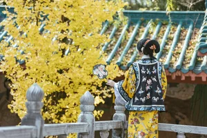 Shen Shi Si Captivates in YiTuYu Art Language Vol.7709: Modern Grace Through the Lens - image 26