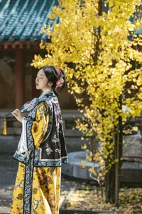 Shen Shi Si Captivates in YiTuYu Art Language Vol.7709: Modern Grace Through the Lens - image 15
