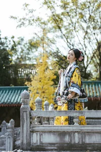 Shen Shi Si Captivates in YiTuYu Art Language Vol.7709: Modern Grace Through the Lens - image 18