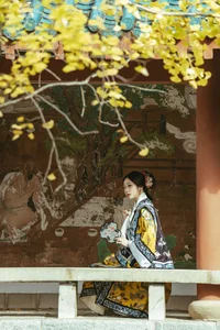 Shen Shi Si Captivates in YiTuYu Art Language Vol.7709: Modern Grace Through the Lens - image 8