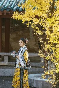 Shen Shi Si Captivates in YiTuYu Art Language Vol.7709: Modern Grace Through the Lens - image 29