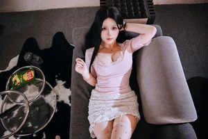 The soft allure of Coser Ri Nai Jiao in her artistic Part 03 series - image 2