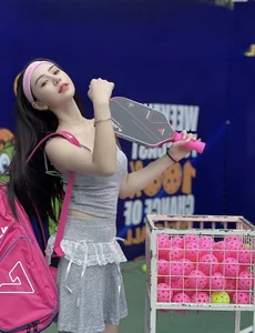 Stylish Pickleball Fashion Trends: How Influencers Are Redefining On-Court Athletic Wear - image 5
