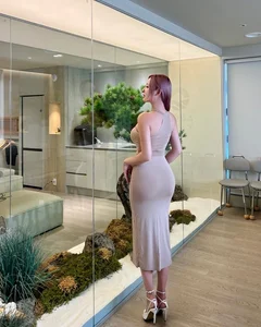 Embracing Curves: How Korean Fashion Influencers are Redefining Beauty Standards with Bold Body-Con Style Trends - image 4