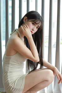 IESS Xiaobao in a Stunning Halter Neck Bodycon Dress Gallery - image 3