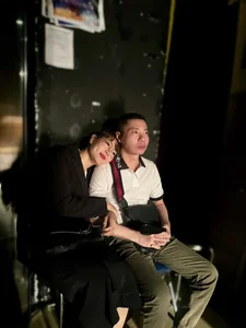 Celebrity Style Watch: Le Quyen’s Romantic Tribute and Nha Phuong’s Youthful Fashion Evolution - image 2