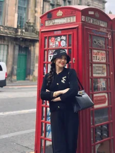 Celebrity Style Watch: Le Quyen’s Romantic Tribute and Nha Phuong’s Youthful Fashion Evolution - image 1
