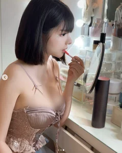 Malaysian Beauty Influencer Captivates Social Media with Bold Fashion and Stunning Physique - image 1