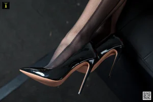 Qiu Qiu Showcases Domineering Fashion Socks in Latest IESS Gallery - image 33